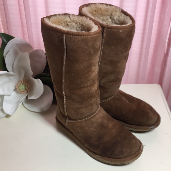 UGG classic tall boots size 5 - Picture 1 of 6